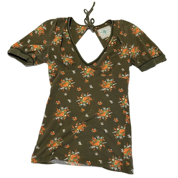 FREE PEOPLE FLORAL PRINT OPEN BACK SHORT SLEEVE GREEN v neck TOP SZ SMALL | T1 - Picture 1 of 6